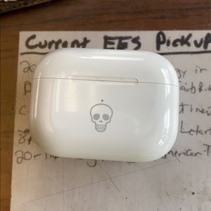 Airpod pros.